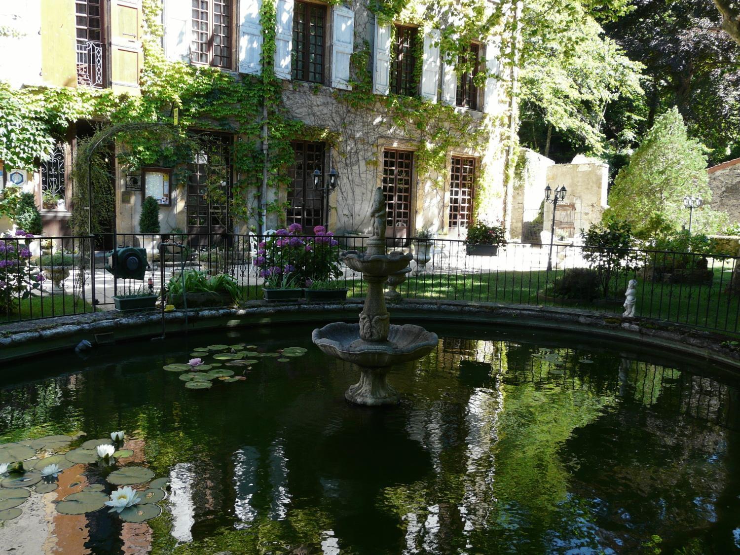 Logis Hostellerie Du Grand Duc Hotel Restaurant Gincla Exterior foto