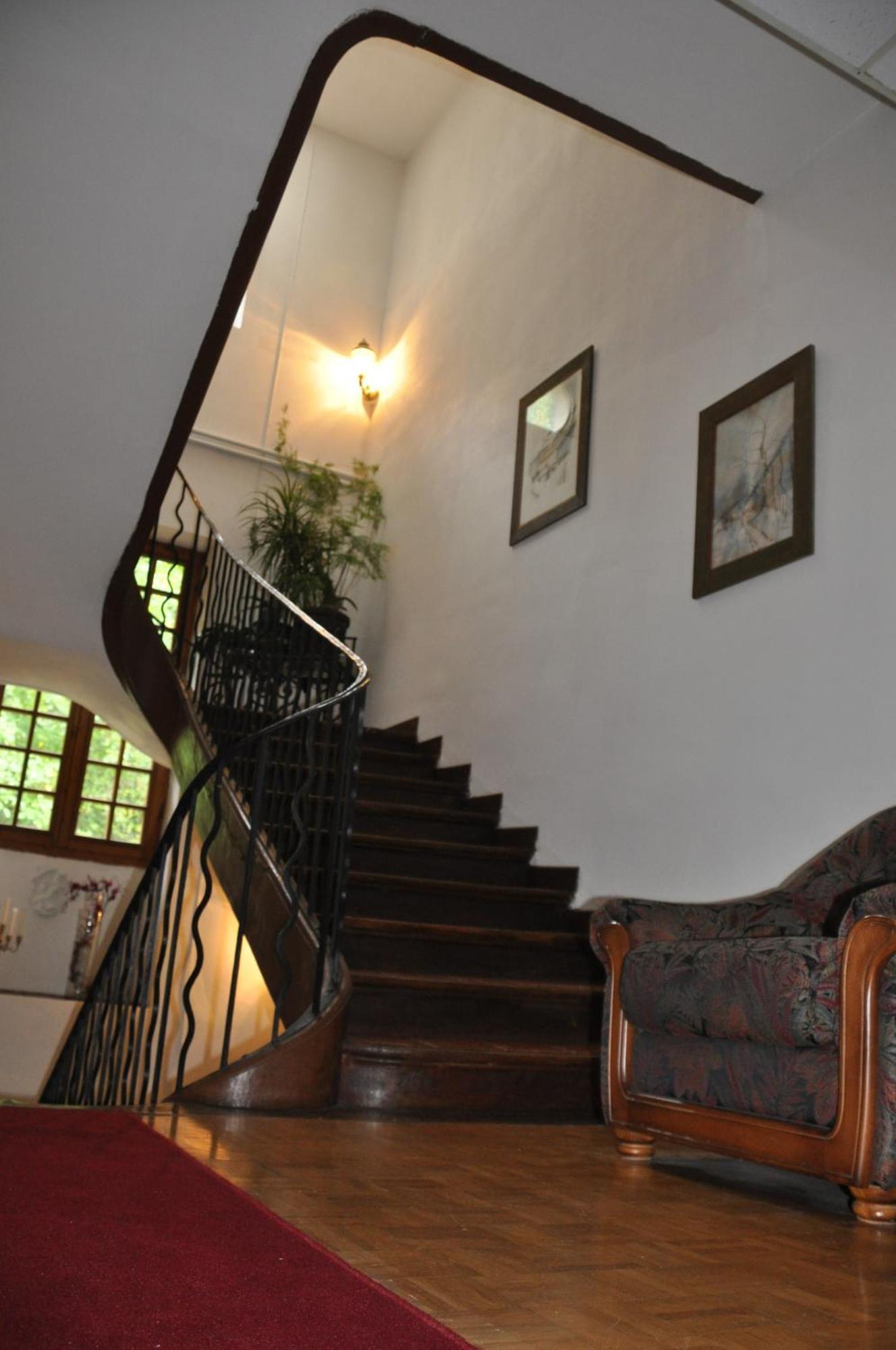 Logis Hostellerie Du Grand Duc Hotel Restaurant Gincla Exterior foto