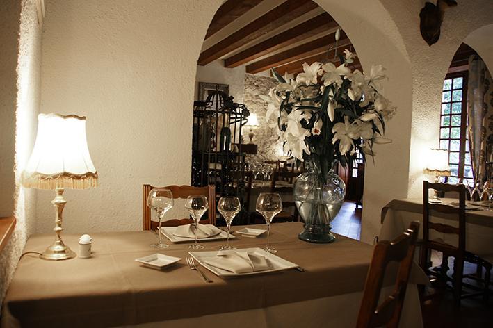 Logis Hostellerie Du Grand Duc Hotel Restaurant Gincla Exterior foto